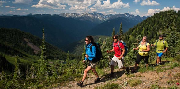 Photo of daily hike led by a Mountain Trek guide