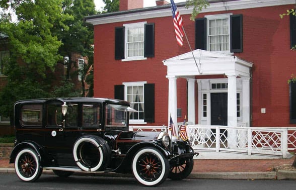 Photo of Woodrow Wilsonâ€™s Presidential limousine