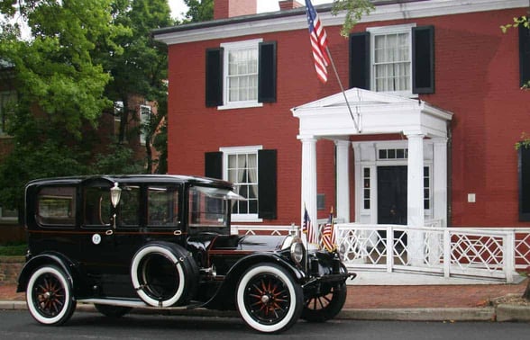 Photo of Woodrow Wilsonâs Presidential limousine Photo of Woodrow Wilsonâs Presidential limousine