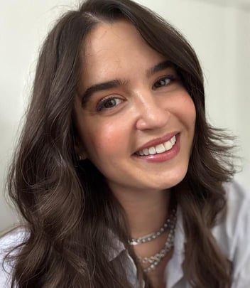 Samantha Heuwagen smiling in selfie 