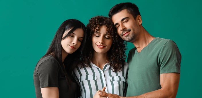 Polyamourous throuple
