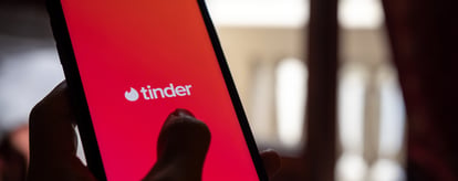 Tinder Launches Group Hangouts to Match Friend Groups