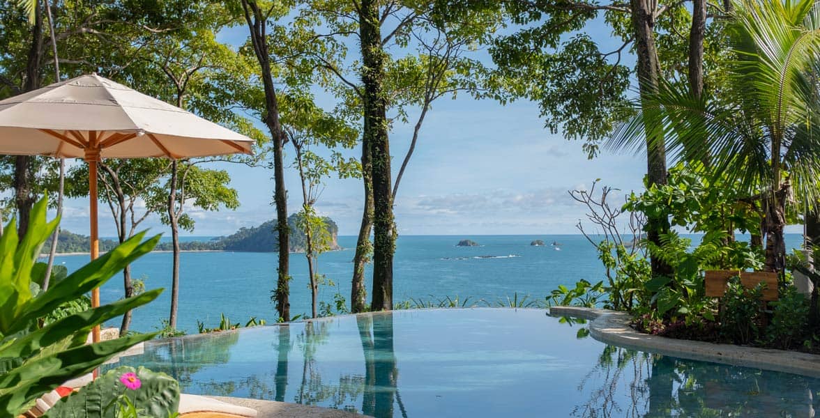 Photo of the Arenas del Mar infinity pool Photo of the Arenas del Mar infinity pool