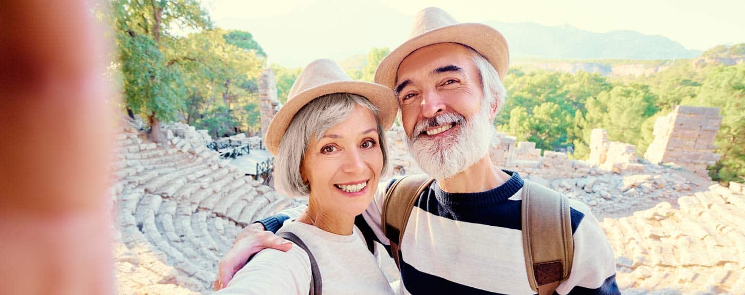 Best Senior Dating Sites & Apps For Singles Over 50,60,70 In 2021